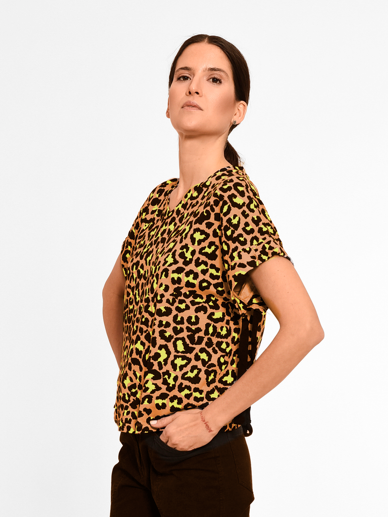 REMERA DUMAS LEOPARDO