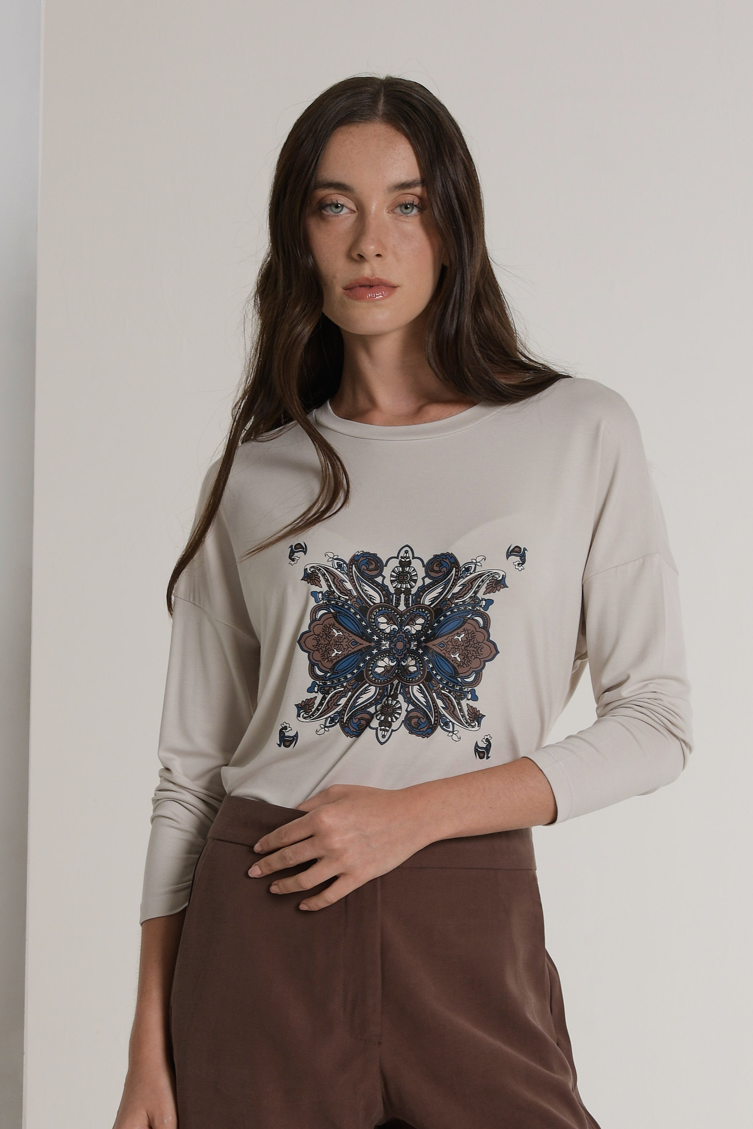 Remera saura mosaique - Básico con diseño