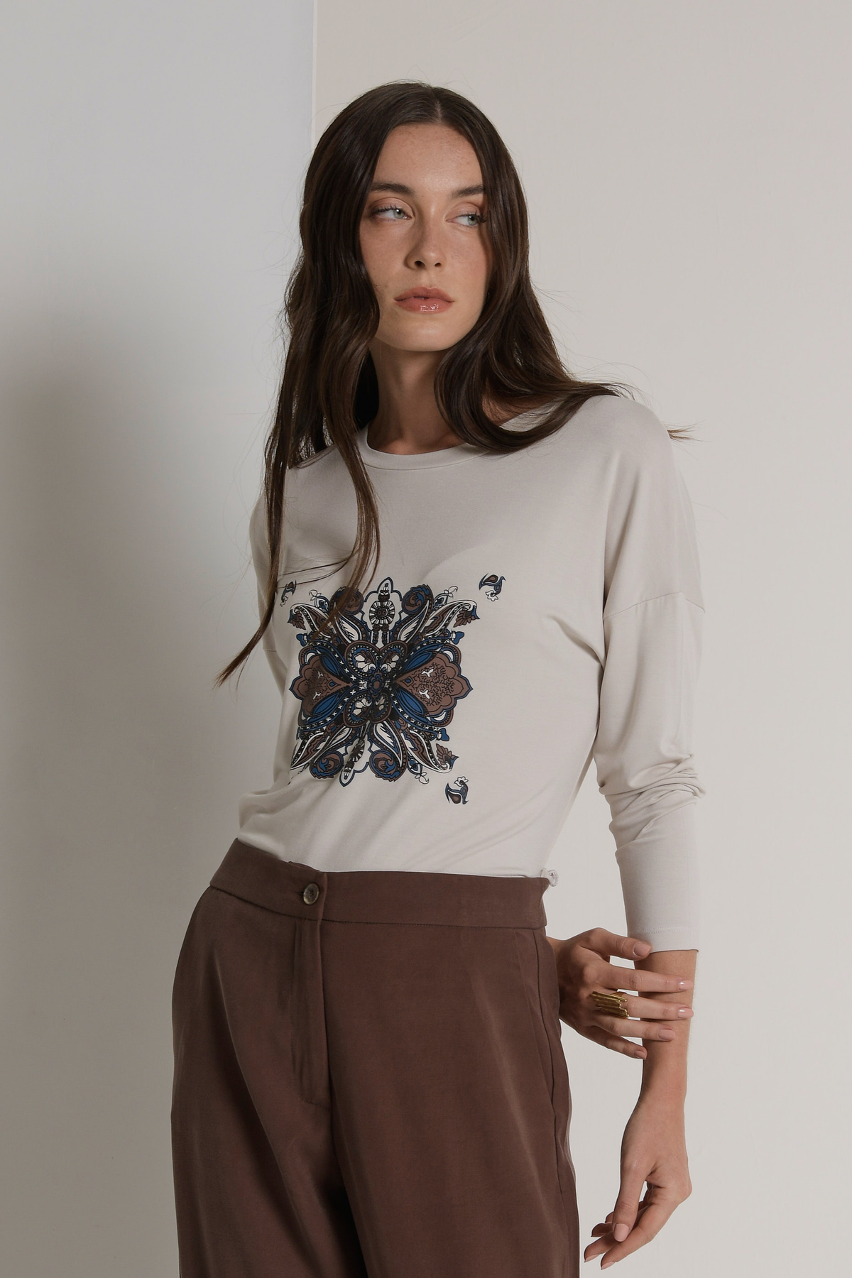 Remera saura mosaique - Básico con diseño