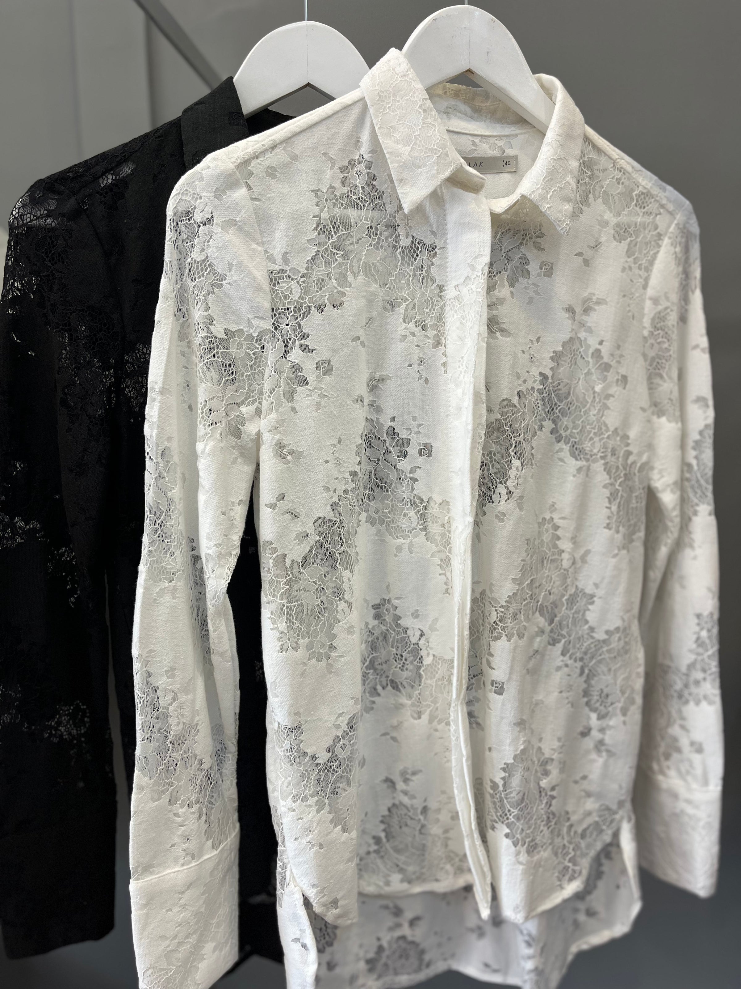 Camisa pisarro encaje - Delicadeza con carácter